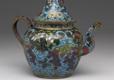 图片[3]-Ewer with grapevine decoration in cloisonne enamels, Ming dynasty (1368-1644)-China Archive